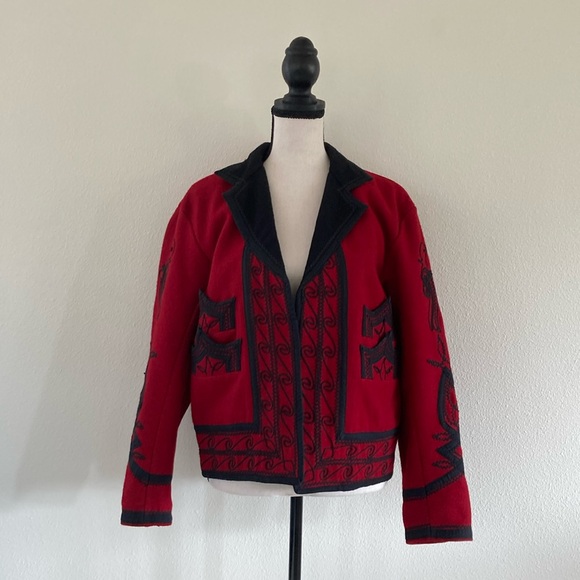 VINTAGE | 100% wool Handmade Guatemalan bolero jacket red & black embroidered - Picture 1 of 9